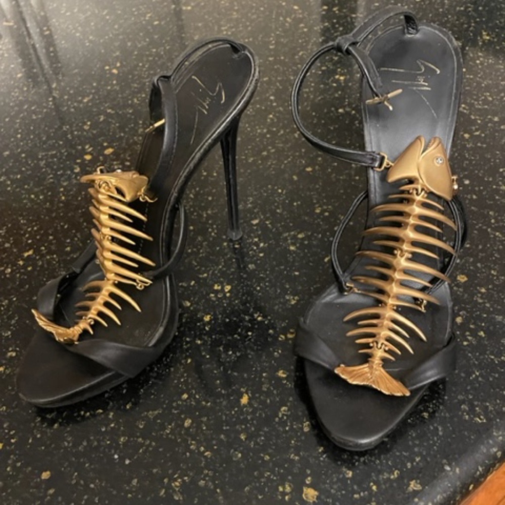 Giuseppe Zanotti Fishbone Leather Sandals